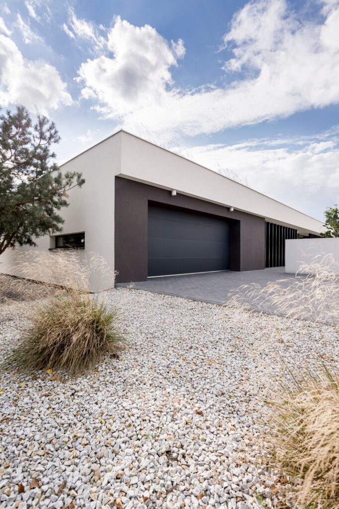 Small garden and a garage